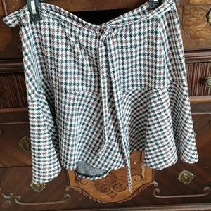 SO XL Flounce mini skirt black, brown